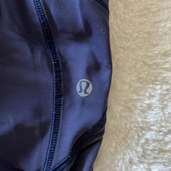 Blue tone Lululemon crops - Picture 3 of 6